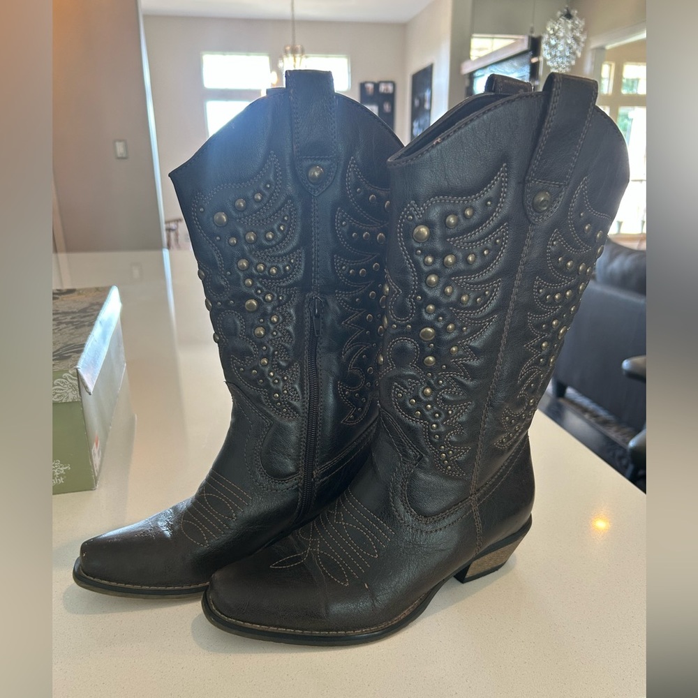 LimeLight faux studded cowboy boots Sz 8M